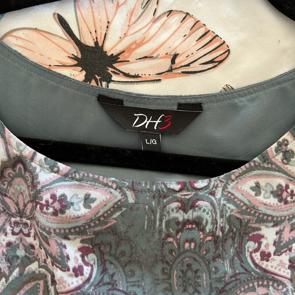 Chic Paisley Sleeveless Dress - Picture 2 of 4